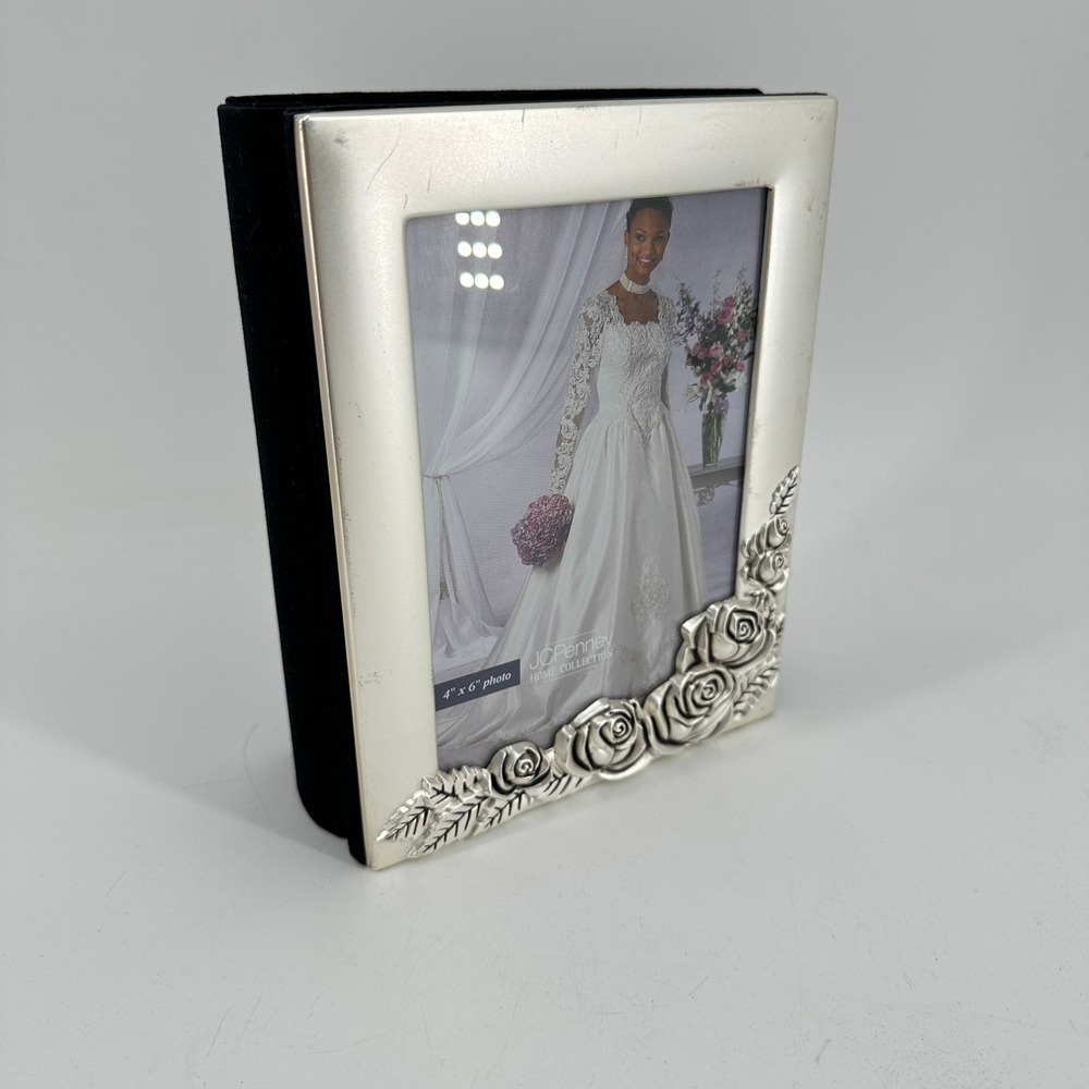 JCPenney Home Collection Silver Rose Floral Black Velvet 4x6 Photo Album